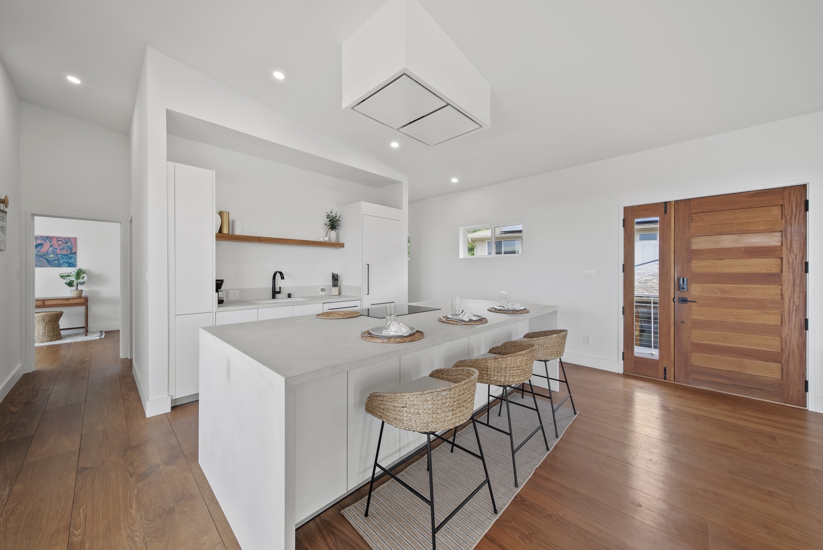Haleiwa Vacation Rentals, Villa Bianca - Island bar for quick meals and lively conversations, ideal for entertaining guests.