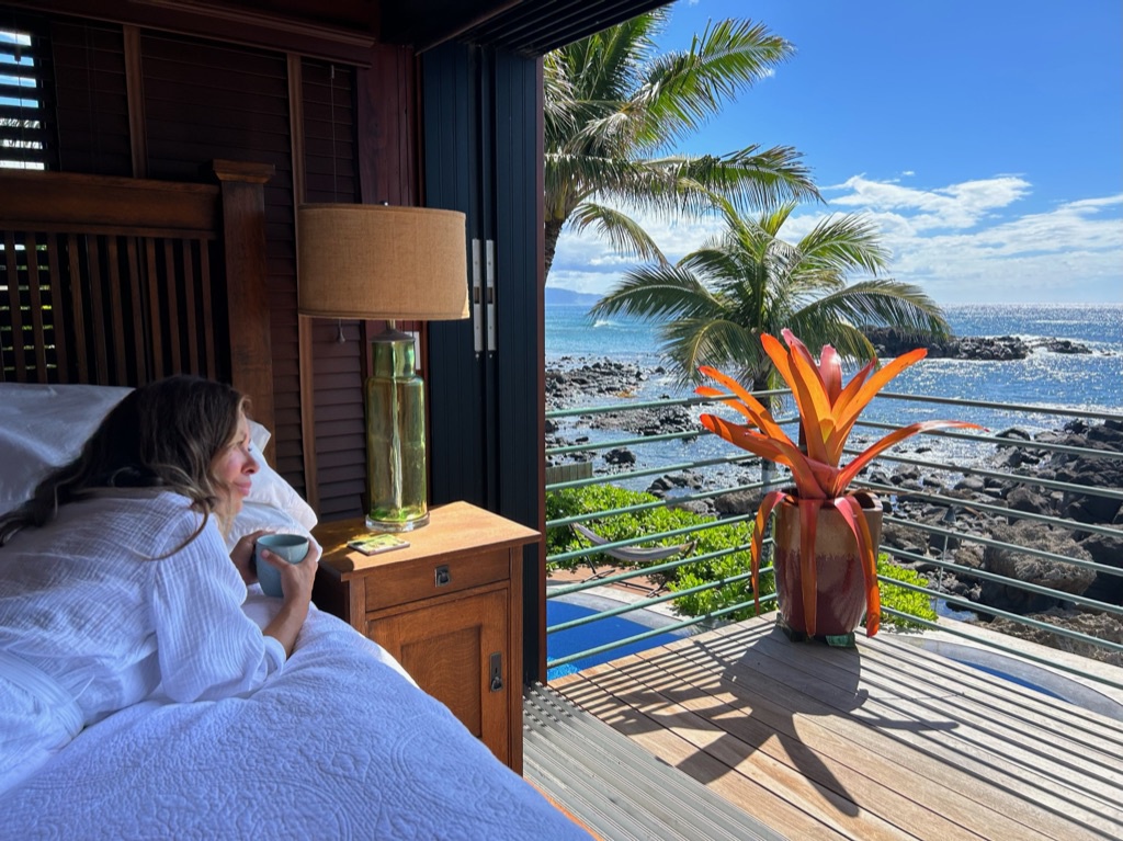 Haleiwa Vacation Rentals, Samurai House - Savor your morning coffee with stunning ocean views right from your cozy bed.