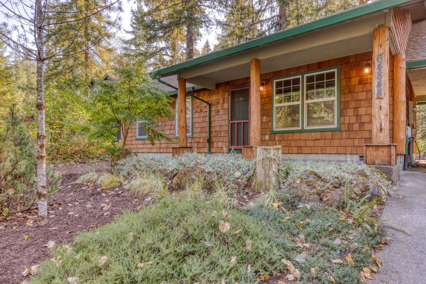 Brightwood Vacation Rentals, Riverside Retreat - Have a memorable vacation at this cute cabin in Mt Hood
