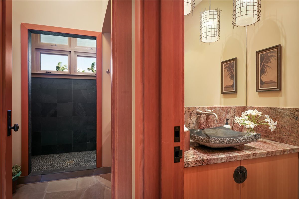 Kamuela Vacation Rentals, 5BD Estate Home at Mauna Kea Resort - Fitness bathroom