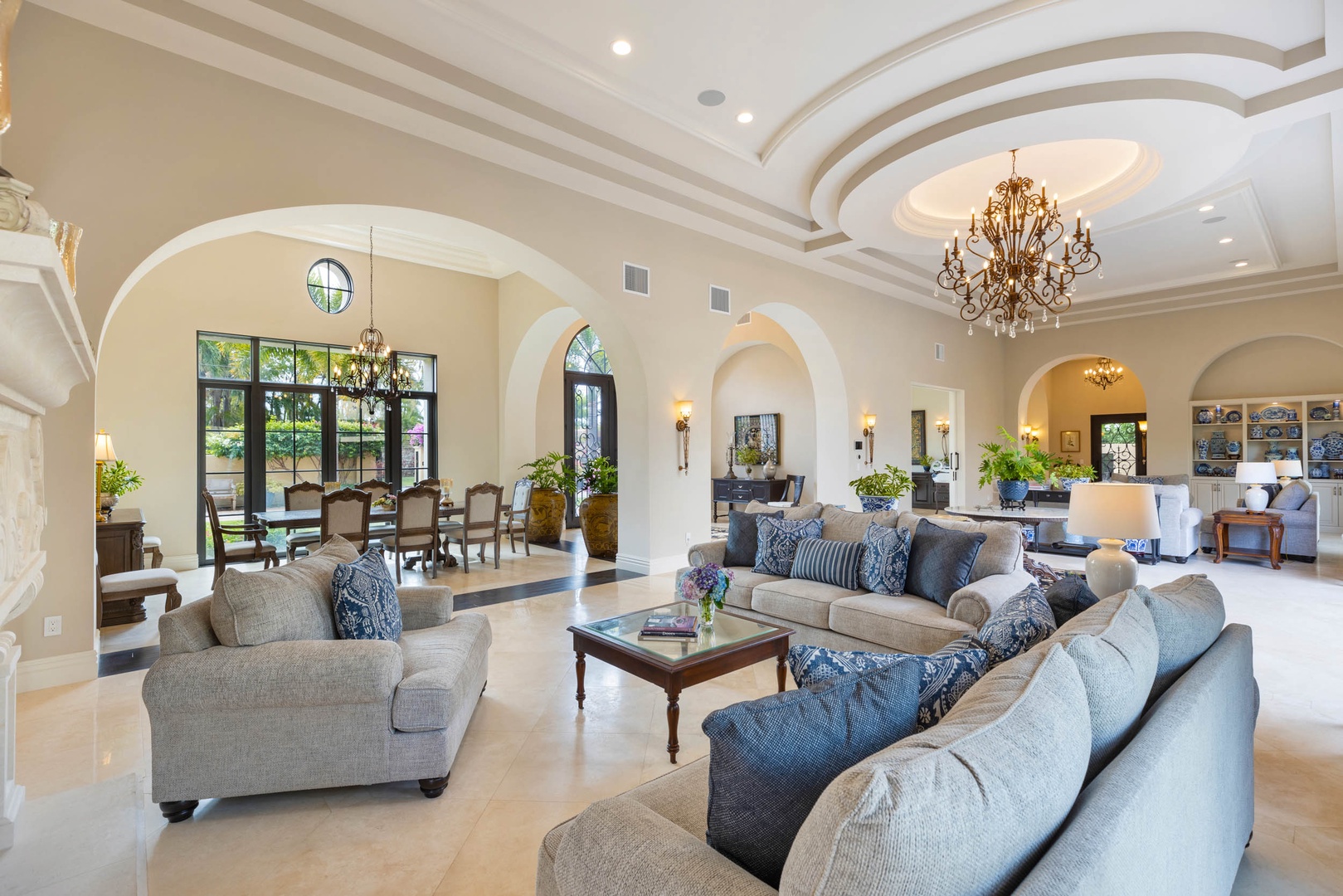 Honolulu Vacation Rentals, The Kahala Mansion - The spacious open floor plan perfect for entertaining and relaxing.