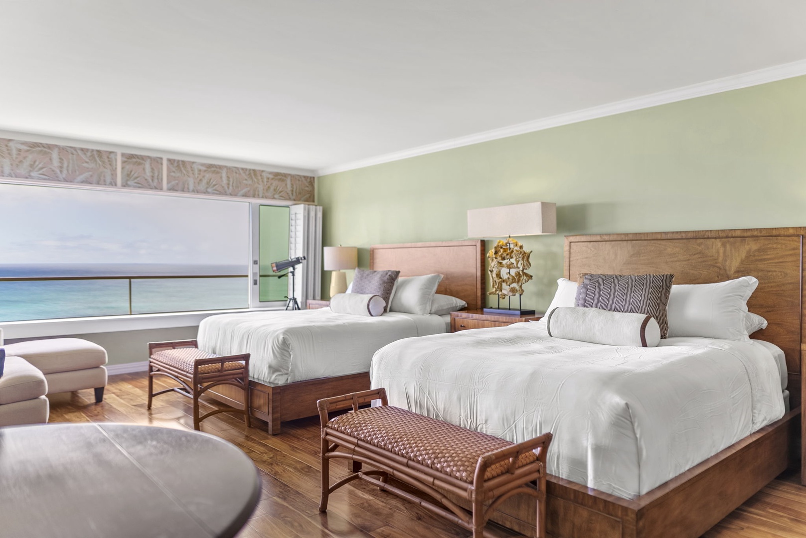Honolulu Vacation Rentals, Kaimana Breeze - Stylish double beds, hardwood floors, and serene decor create a relaxing retreat with stunning views right outside.