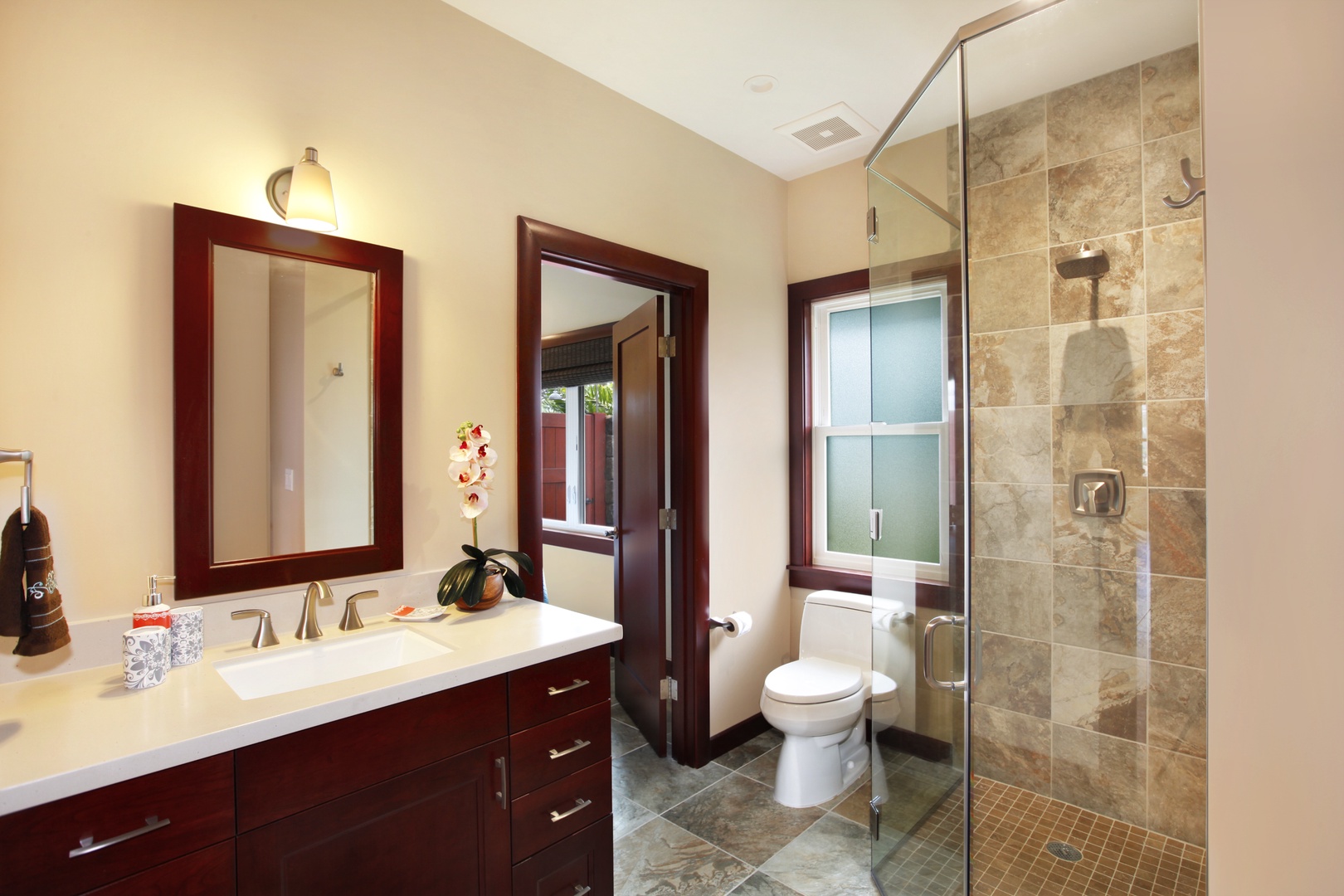 Koloa Vacation Rentals, Kiahuna Lani at Poipu - Guest Bathroom 2