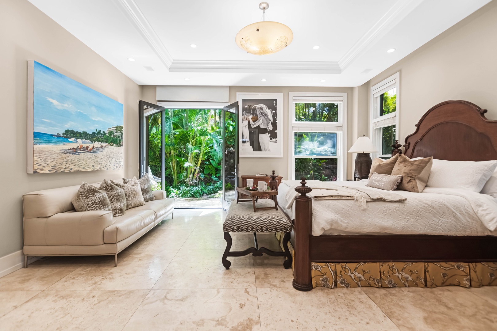 Honolulu Vacation Rentals, Pili Pono - Light-filled suite with pool views and elegant decor.