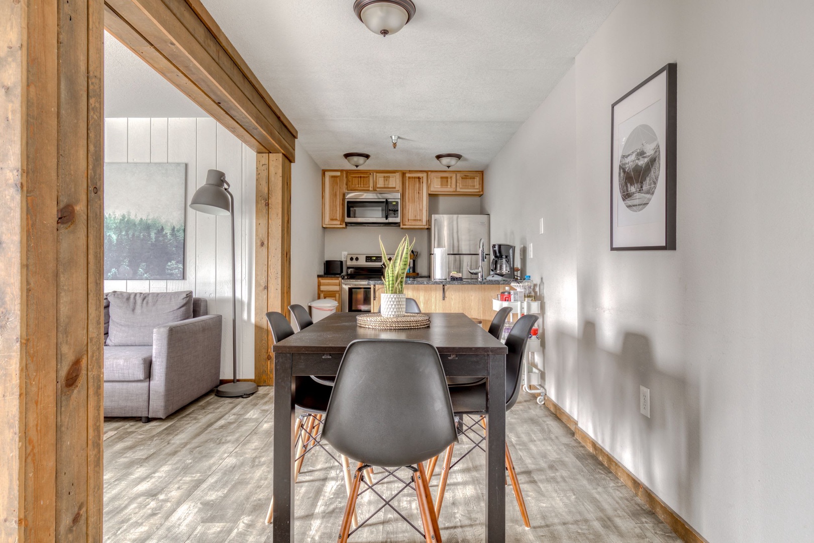 Government Camp Vacation Rentals, Mt Hood Views Condo #304 - Dining area