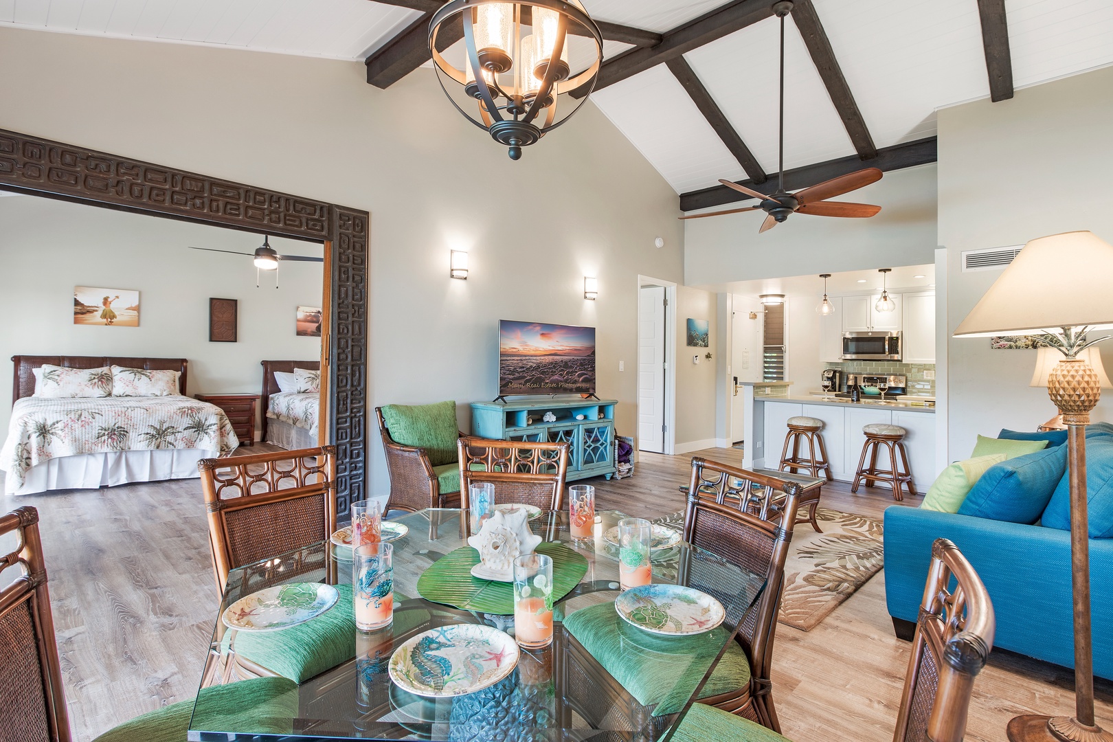 Lahaina Vacation Rentals, Maui Kaanapali Villas 292 - The cozy dining space invites you to share meals and conversations, with a view of the open living area and kitchen