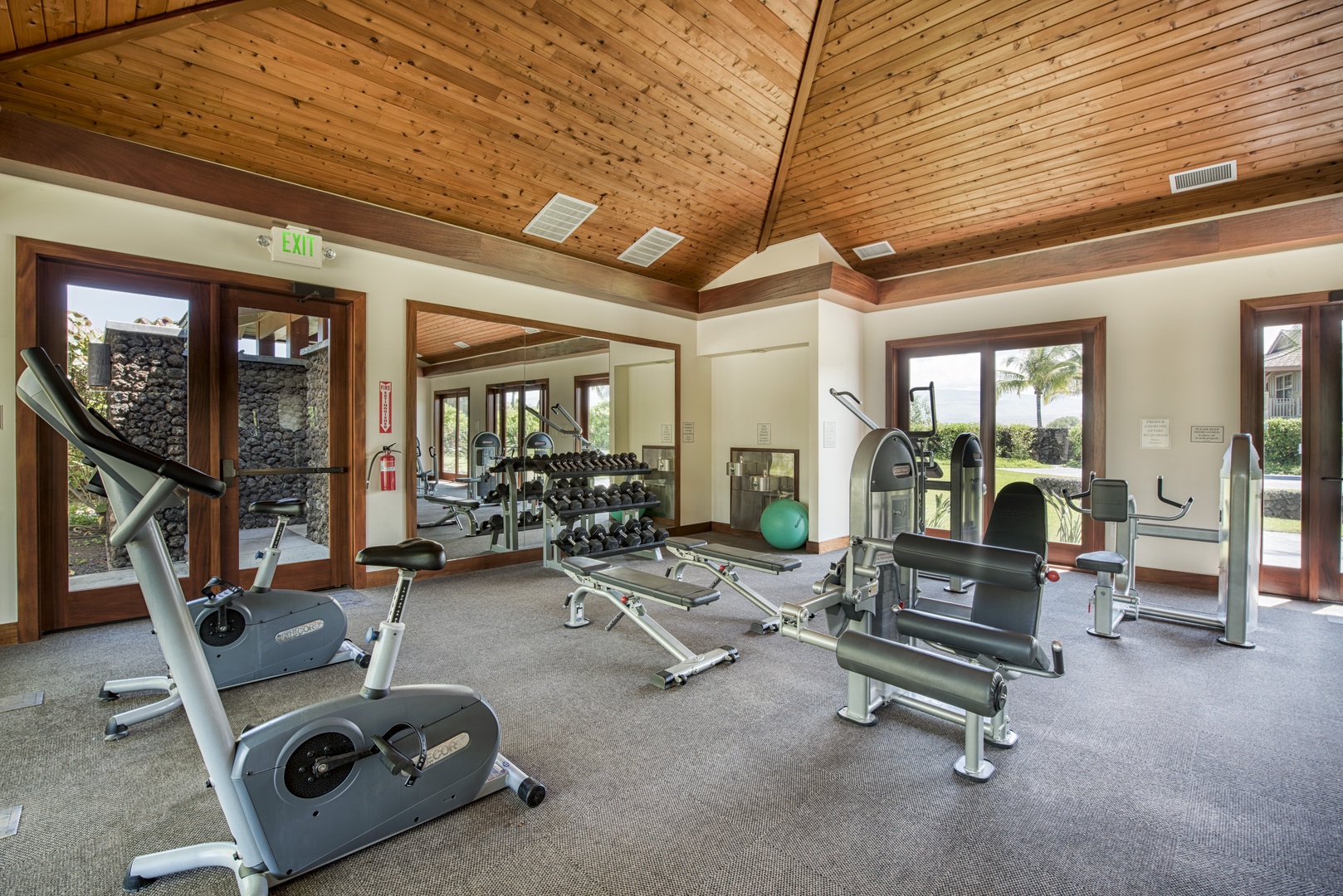 Kamuela Vacation Rentals, Palm View Villa - Community Gym room
