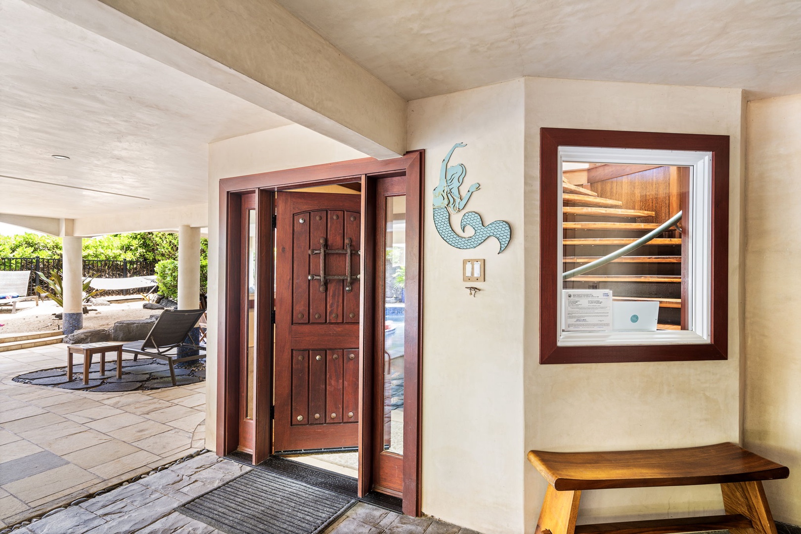 Kailua Kona Vacation Rentals, Mermaid Cove - Covered entryway with custom tile and decor—Mermaid Cove hospitality starts the moment you arrive.