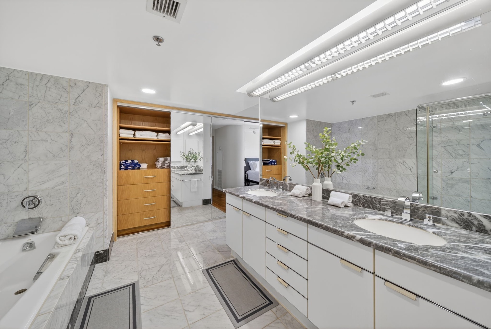 Honolulu Vacation Rentals, Island View at Waikiki Landmark - Indulge in this spacious ensuite featuring spa-like finishes and generous counter space.