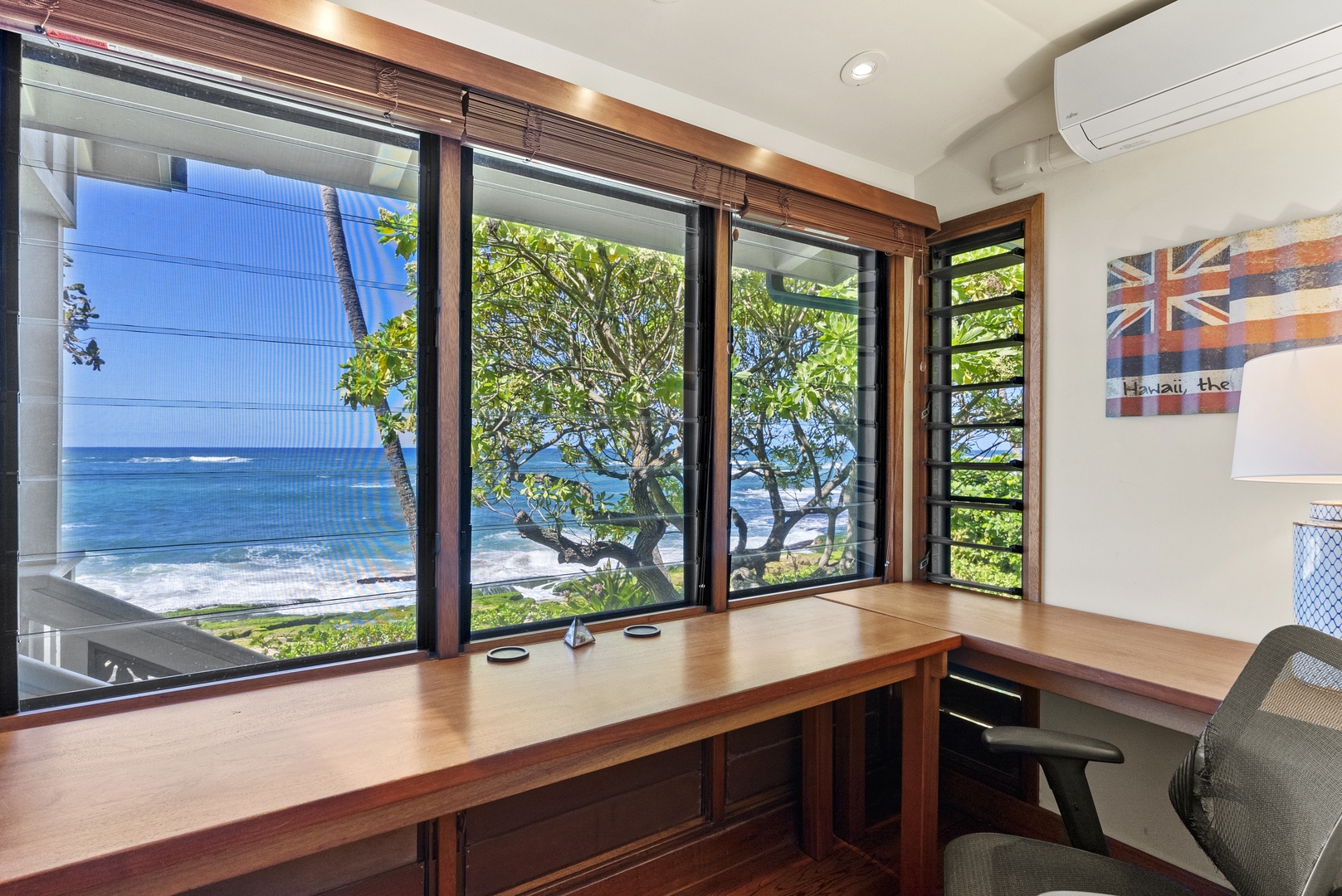 Haleiwa Vacation Rentals, Maluhia Beach House - Work with a view! Oceanfront desk space offers the perfect balance of productivity and paradise.