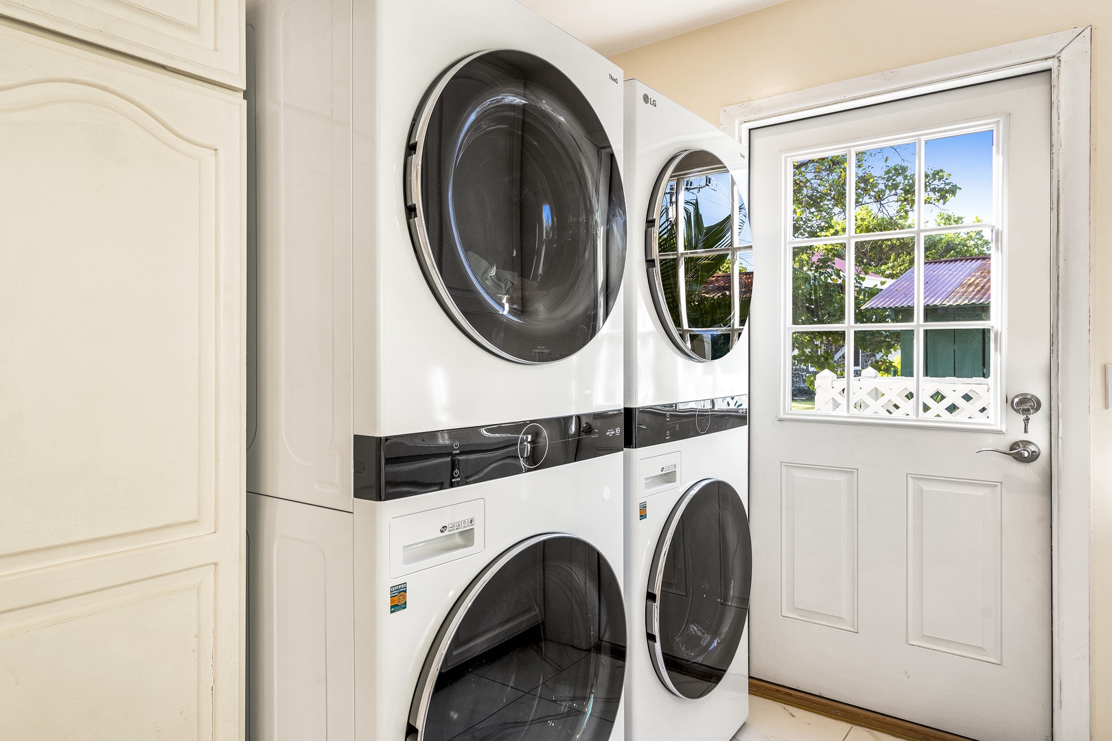 Kailua Kona Vacation Rentals, Dolphin Manor - Dual washer/dryers!