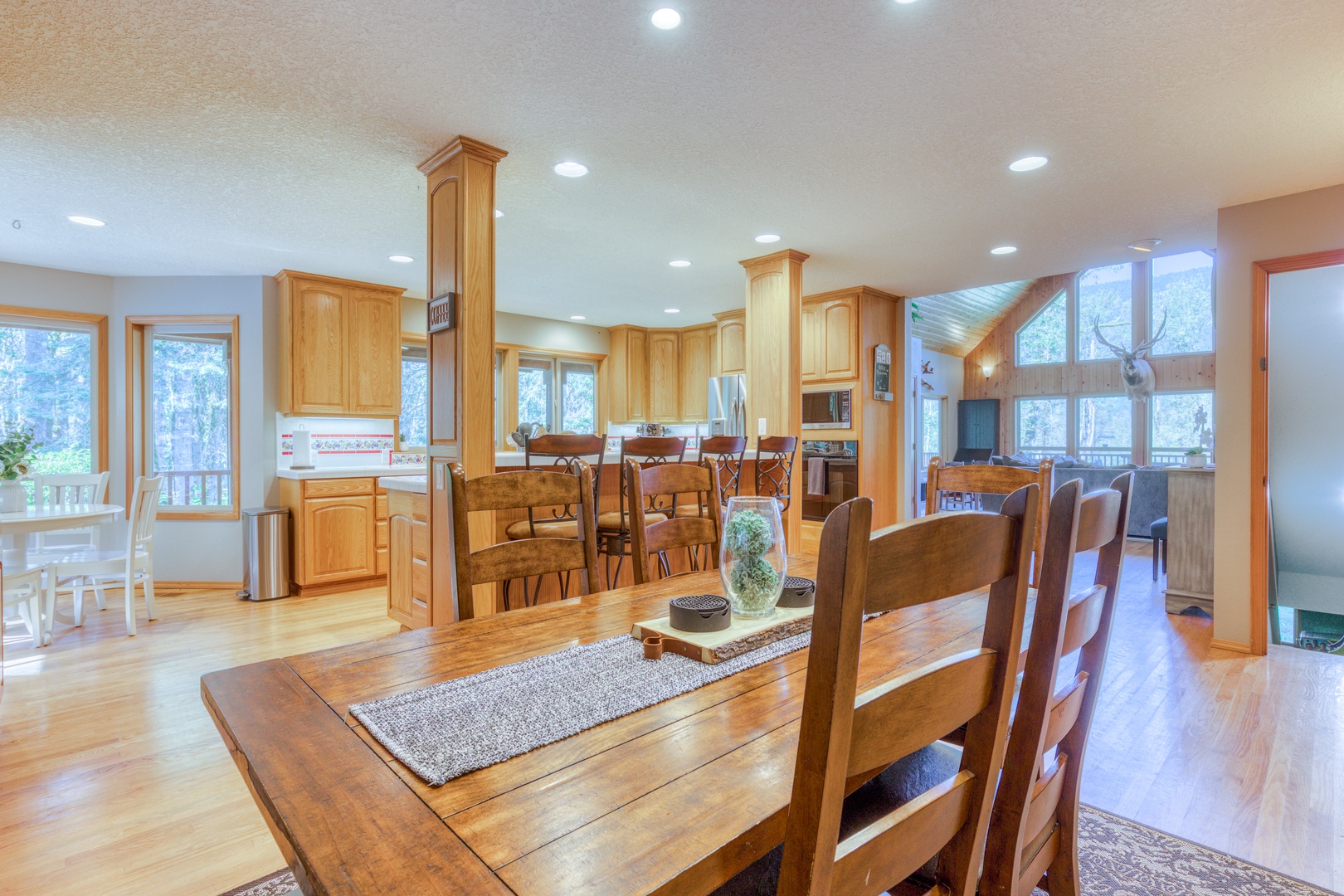 Sandy Vacation Rentals, Iron Mountain - Open concept