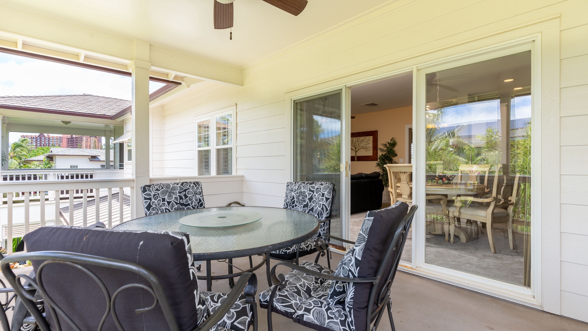 Kapolei Vacation Rentals, Coconut Plantation 1192-4 - The indoor / outdoor seating and dining areas are perfect for relaxing.