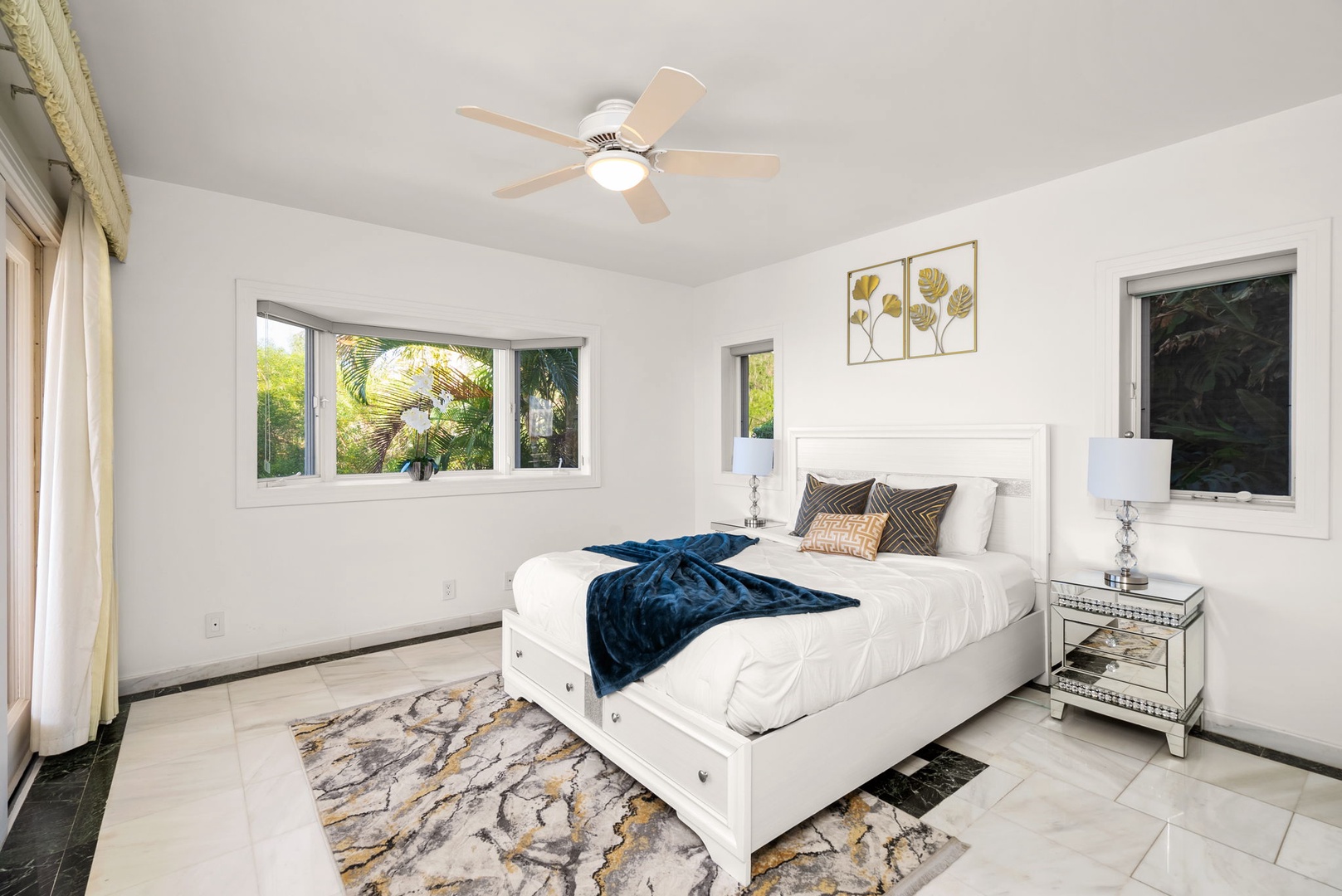 Honolulu Vacation Rentals, Hawaii Ridge Getaway - Guest bedroom with a plush bed.