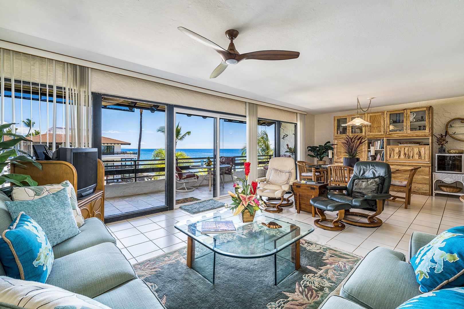 Kailua Kona Vacation Rentals, Casa De Emdeko 336 - Take in the view or read a book in the spacious living room