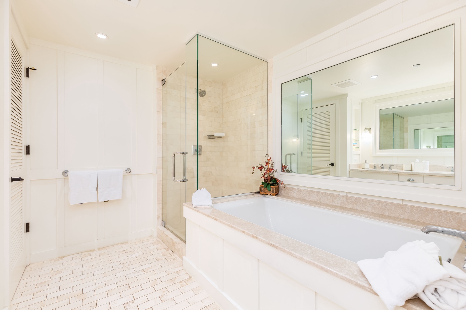 Kahuku Vacation Rentals, Turtle Bay Villas 308 - Primary bathroom