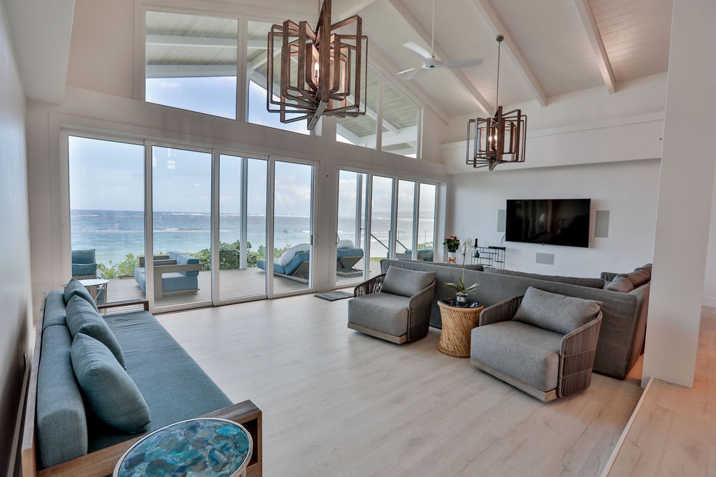 Waialua Vacation Rentals, Sea of Glass* - Living Room