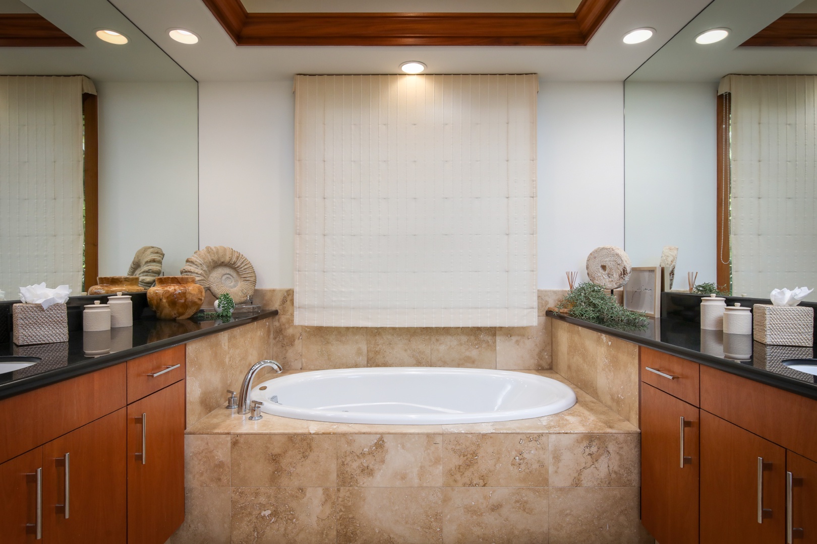Kailua Kona Vacation Rentals, 4BD Pakui Street Estate (147) at Hualalai Resort - Soak your cares away in this elegant tub.