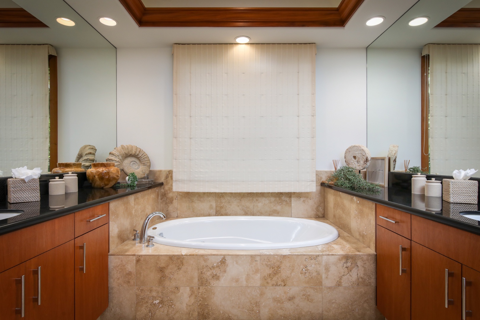 Kailua Kona Vacation Rentals, 4BD Pakui Street (147) Estate Home at Four Seasons Resort at Hualalai - Soak your cares away in this elegant tub.