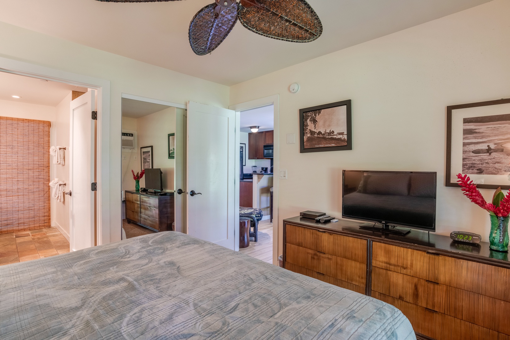 Lahaina Vacation Rentals, Aina Nalu D103 - This bedroom is also equipped with a flat screen TV and ensuite bath