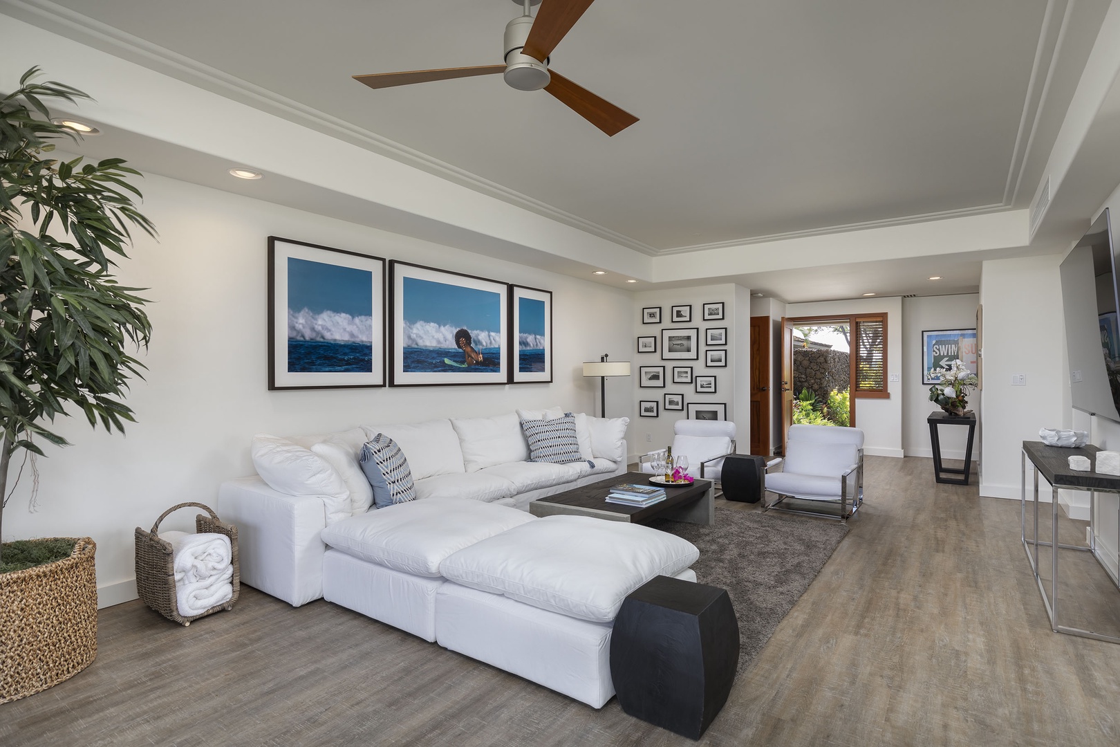 Kailua Kona Vacation Rentals, Hillside Villa 7101 - Great Room with lots of space for family and friends