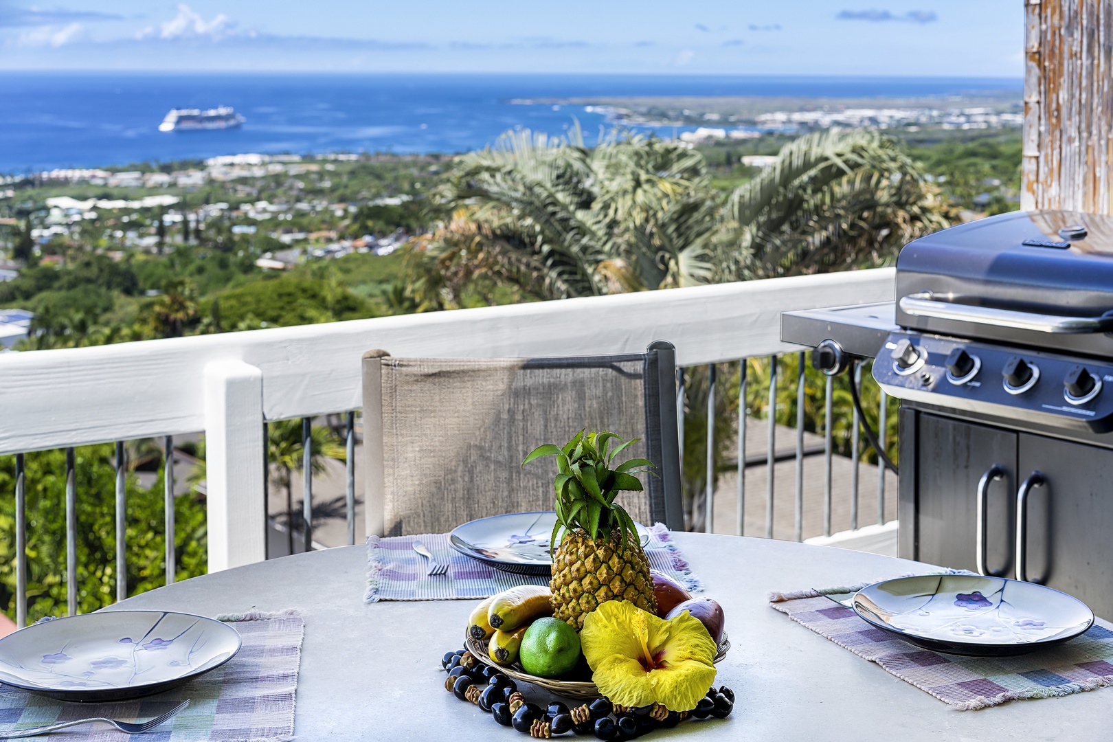 Kailua Kona Vacation Rentals, Ho'o Maluhia - Outdoor dining with 180 degree views!