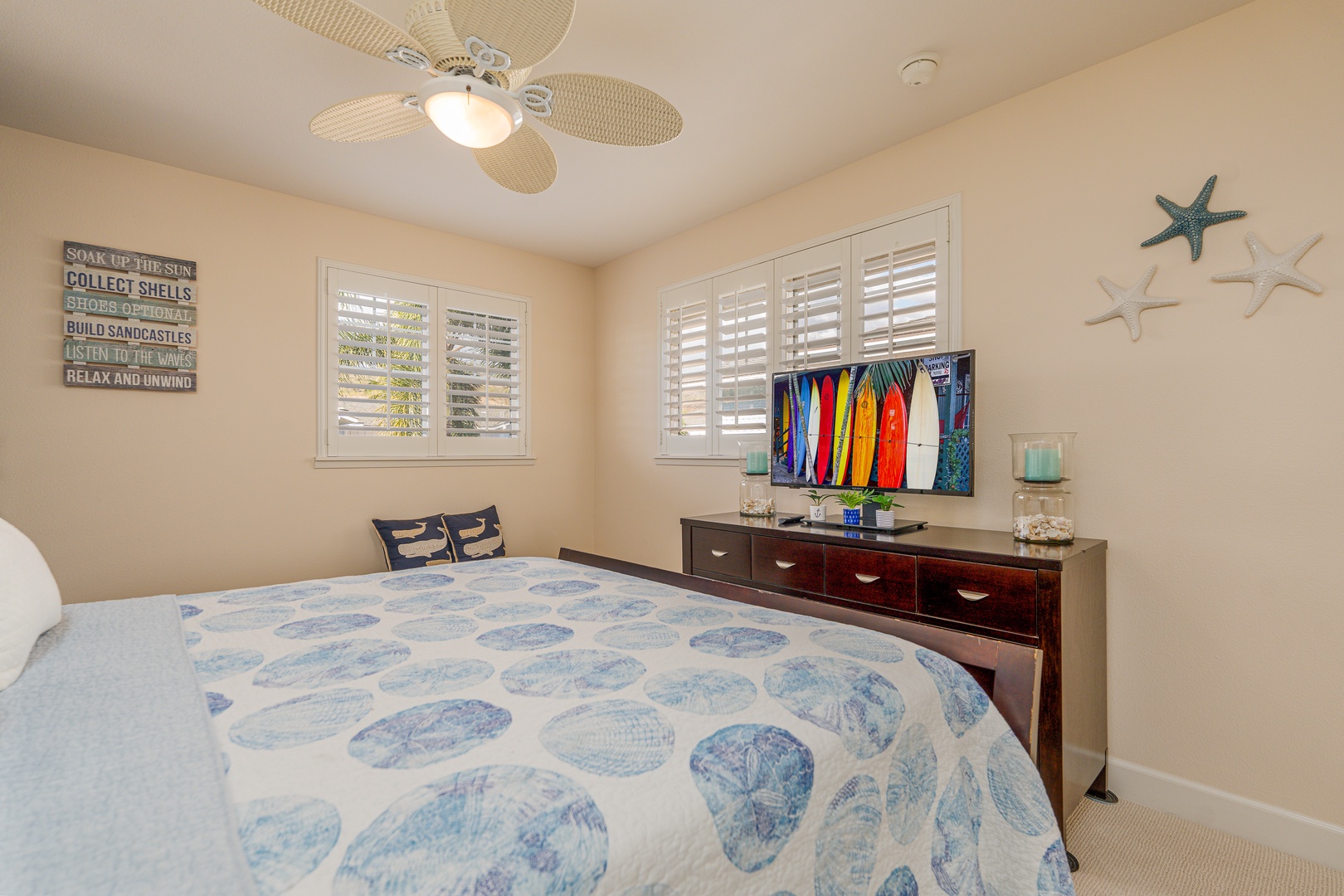 Kapolei Vacation Rentals, Ko Olina Kai 1097C - The third guest bedroom also have a queen bedroom and a flatscreen TV.