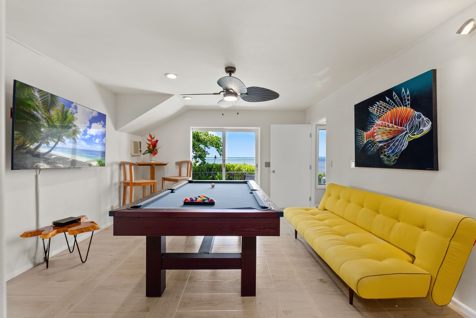 Honolulu Vacation Rentals, Wailupe Beachfront Getaway - Up for a match with ocean views!