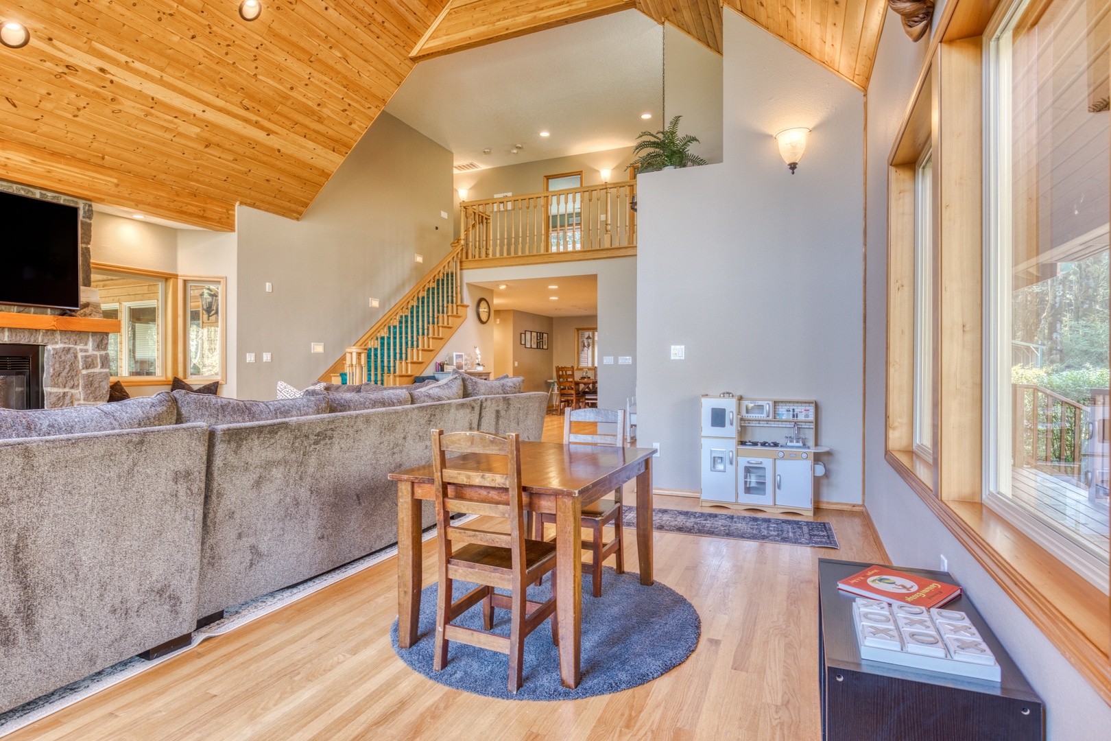Sandy Vacation Rentals, Iron Mountain - 