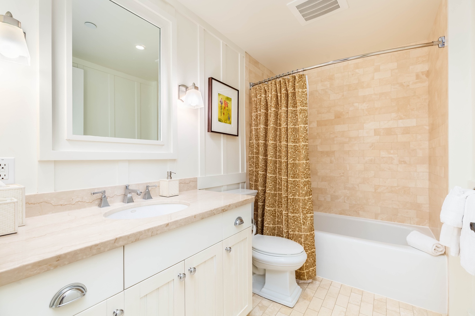 Kahuku Vacation Rentals, Turtle Bay Villas 310 - Guest Bathroom