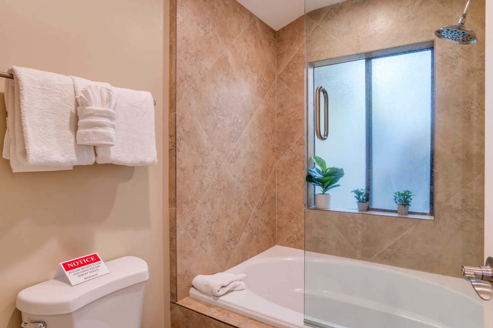 Lahaina Vacation Rentals, Kapalua Golf Villas 15P3-4 - Enjoy a large soaking tub.