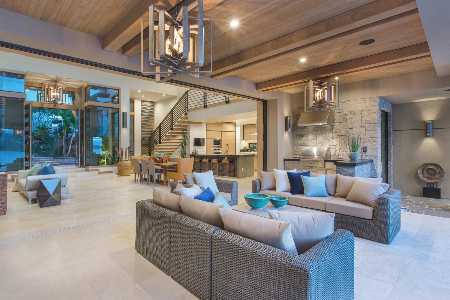 Honolulu Vacation Rentals, Ocean House - Indoor/outdoor living.