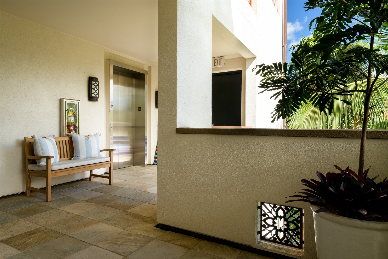 Wailea Vacation Rentals, Blue Ocean Suite H401 at Wailea Beach Villas* - Private Elevator and Entrance Landing Area