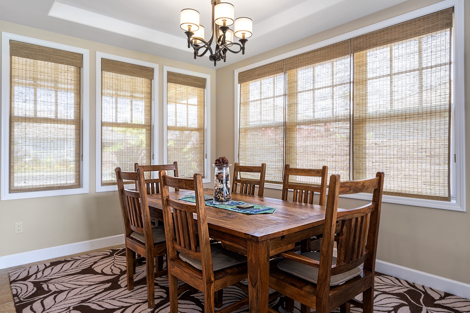 Kailua Kona Vacation Rentals, Kona Blue Vacations Holua Kai - Gather for meals in the sunlit dining nook at Kona Blue Vacations Holua Kai, designed for up to six guests.