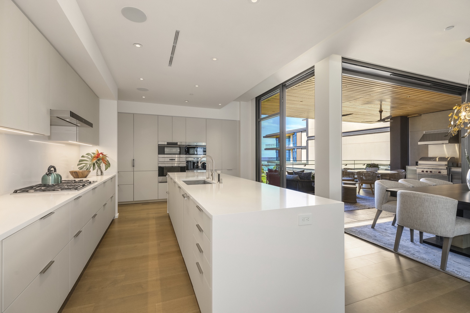 Honolulu Vacation Rentals, Park Lane Sky Resort - Prepare a delicious meal in the bright and modern kitchen