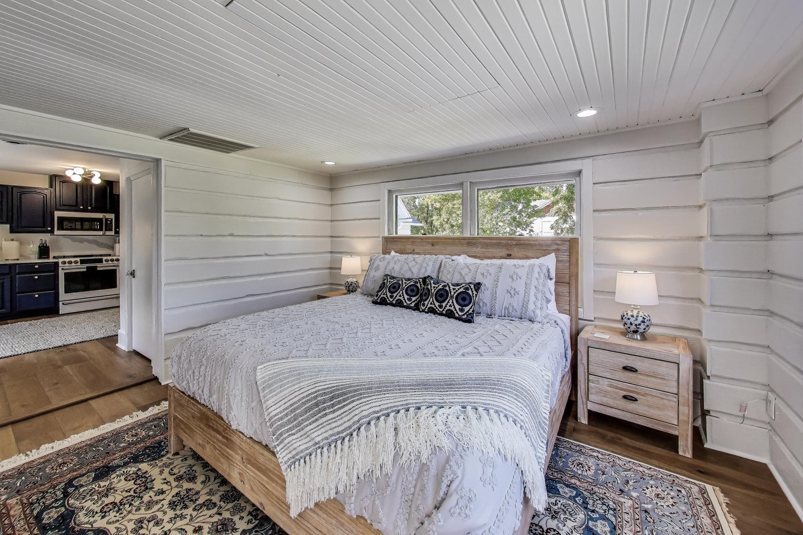 Coach House King Bed