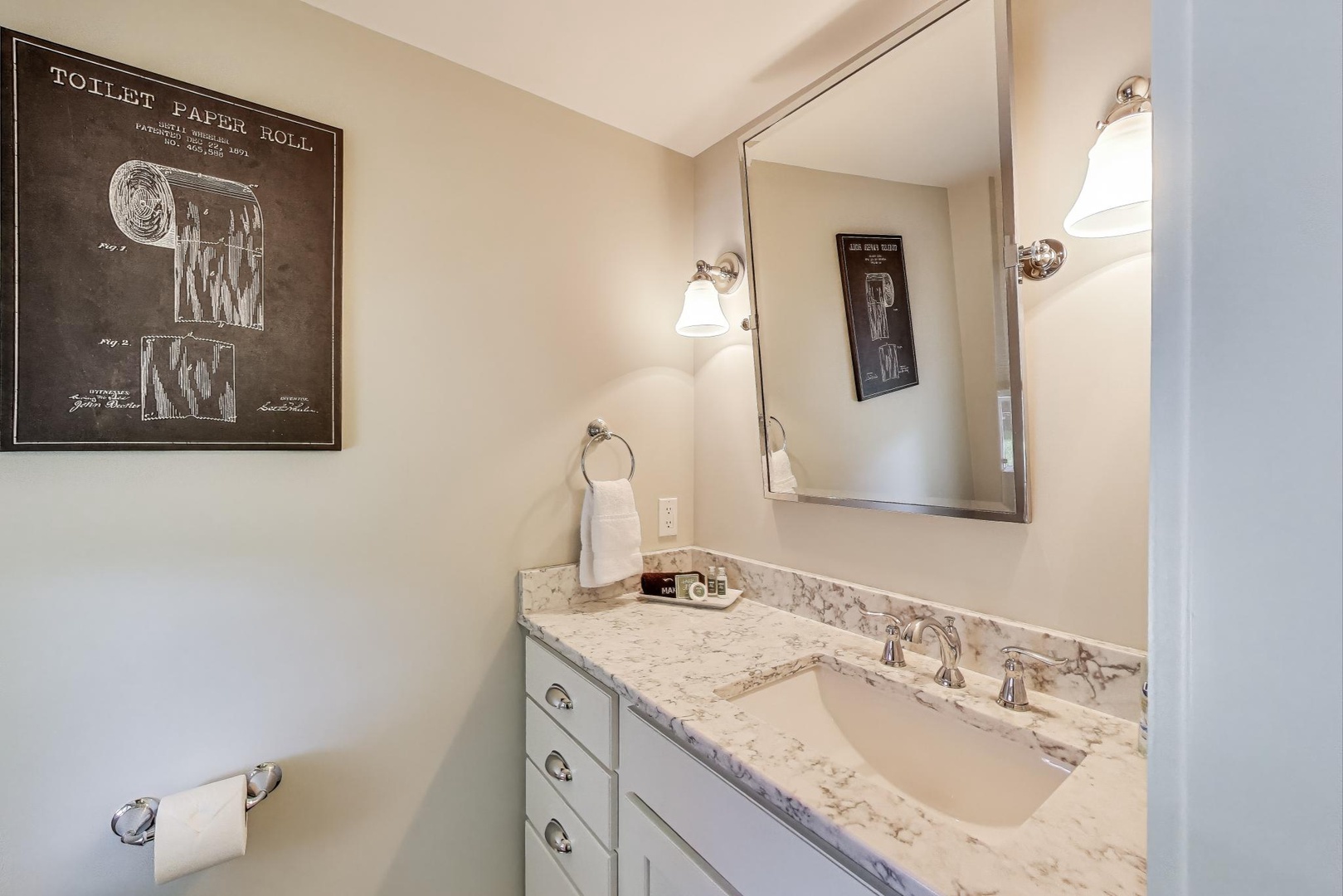 Full Bathroom on Main Floor