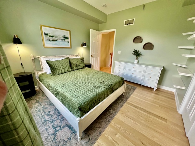 Upstairs - Bedroom 2 - Queen Bed
