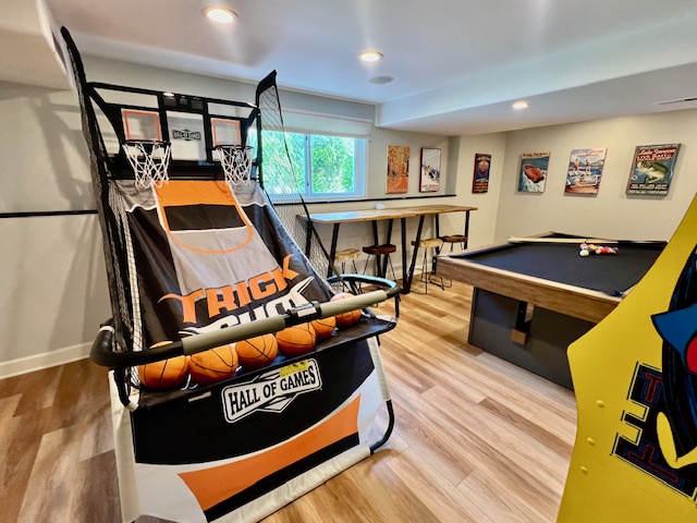 Downstairs - Basketball Shooting Game