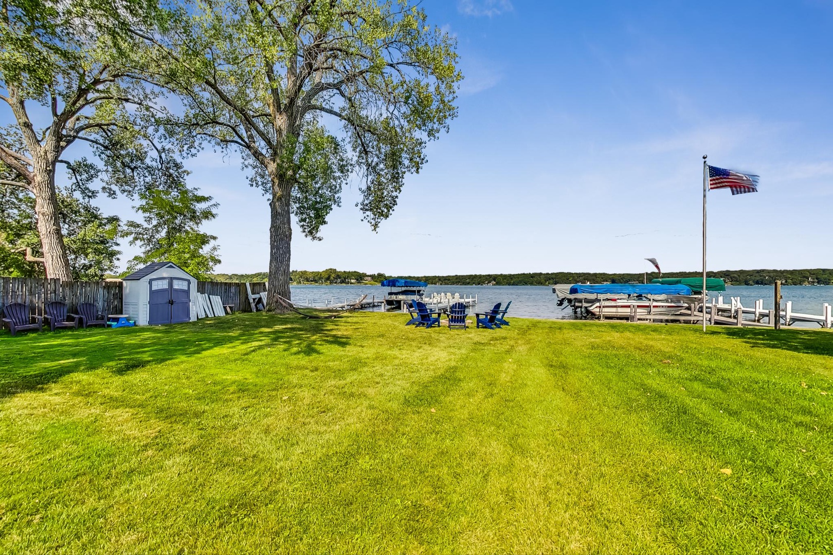 Large Lakefront Yard