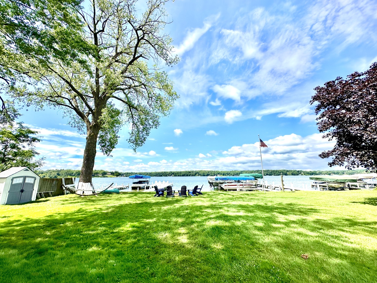 Large Lakefront Yard