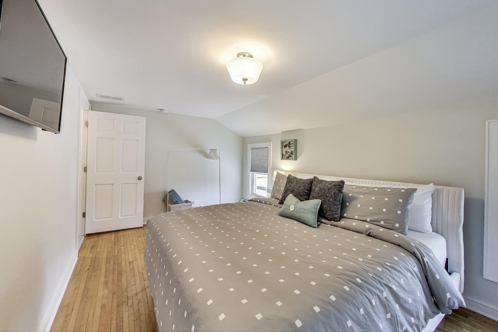 King Bedroom 3
