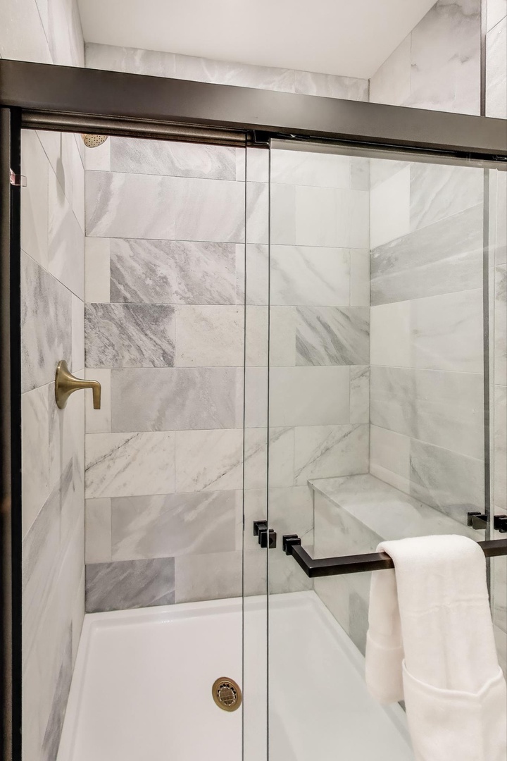 Walk-in Shower 2