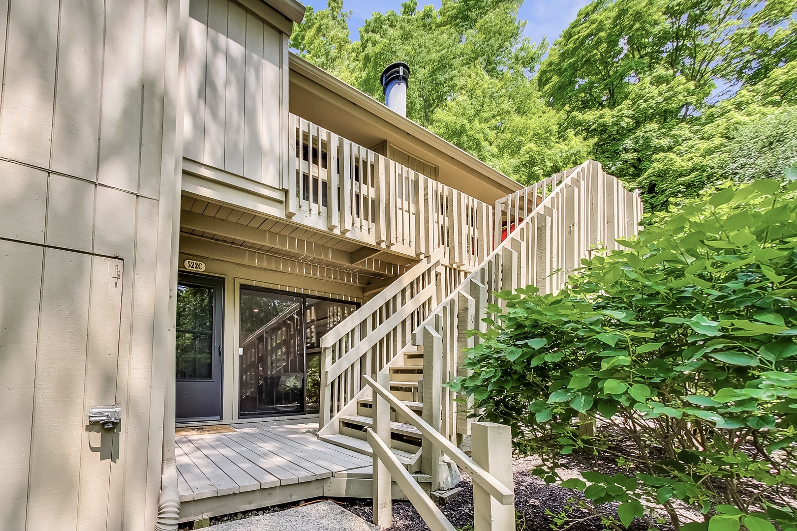 Entrance and Stairs to Deck