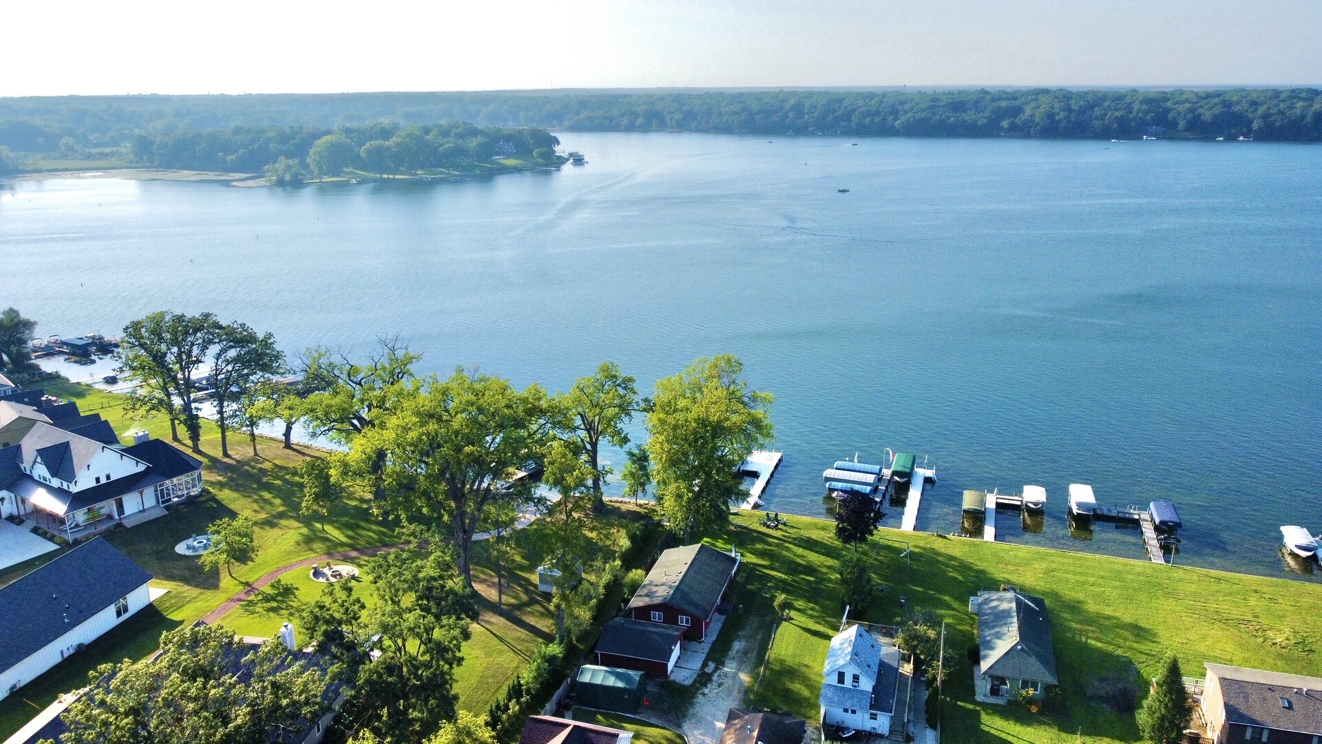 Lakefront on Delavan Lake with Private Pier