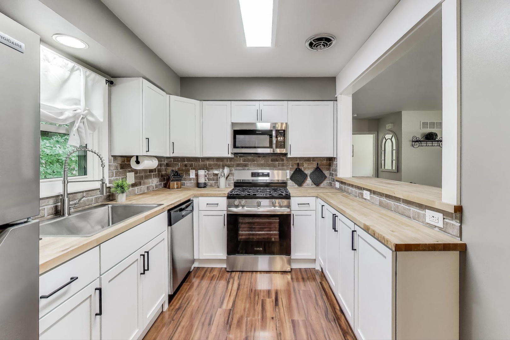 New Kitchen with Breakfast Bar