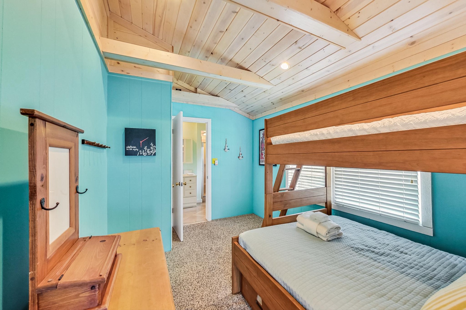 Boathouse Bedroom 2 Twin over Full Bunkbed