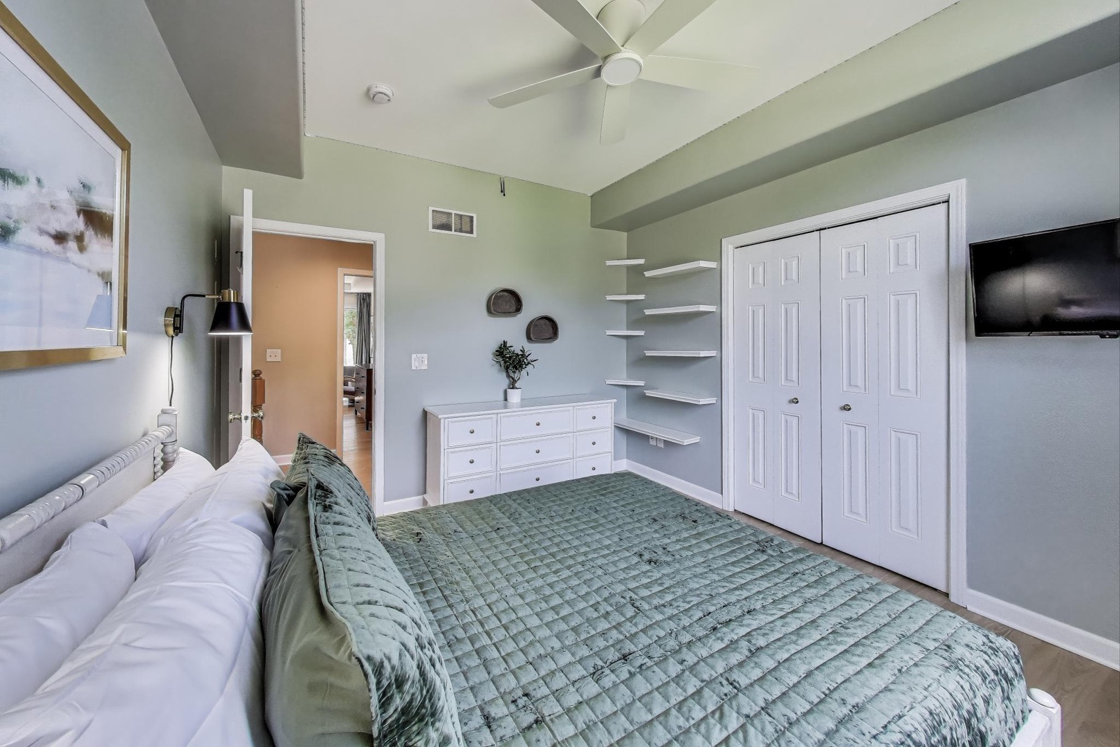 Upstairs Bedroom 2 - Queen Bed