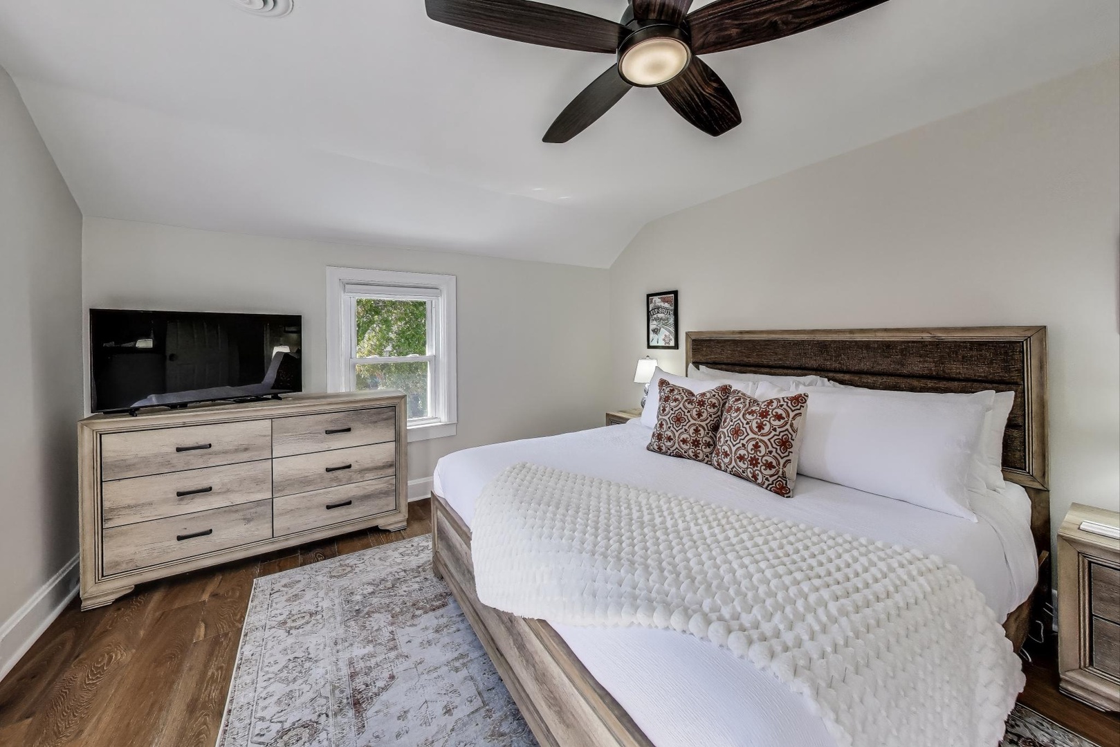 Upstairs Bedroom 4 - King Bed