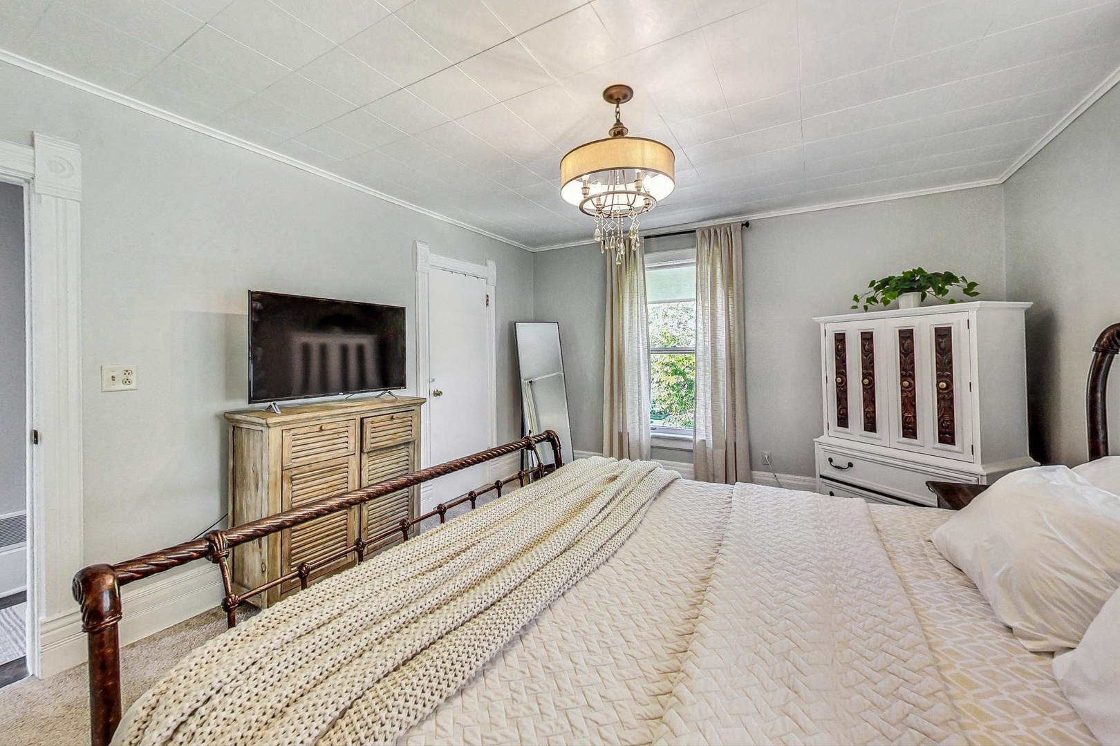 Upstairs Bedroom with King Bed